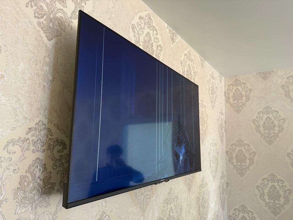 MOOONX 43 televizor sotiladi