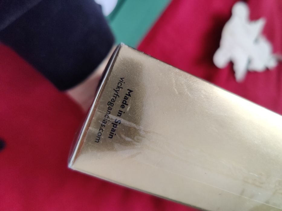 Apa de toaleta+ glob lemn