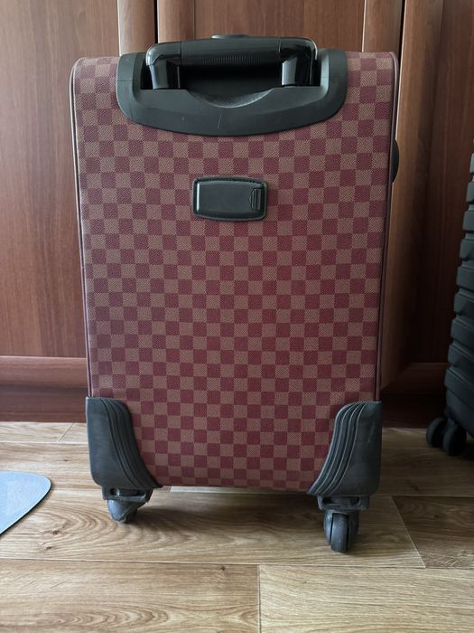 Чемодан маленький