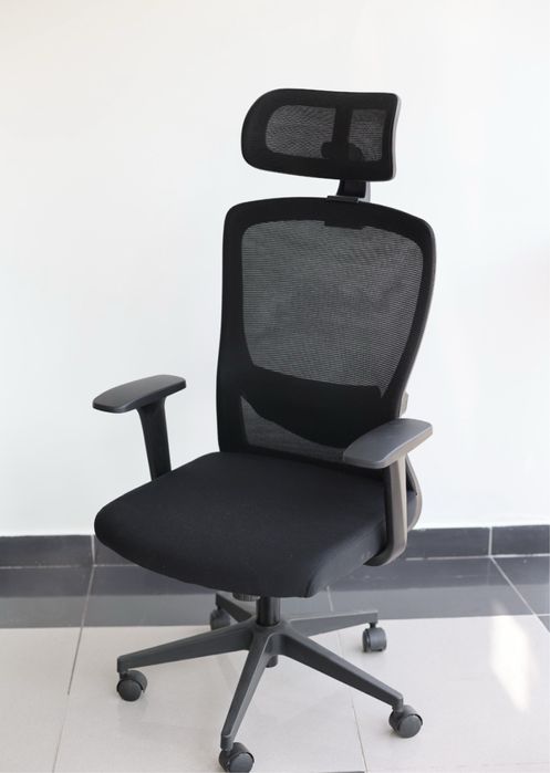 Продам офисные кресла