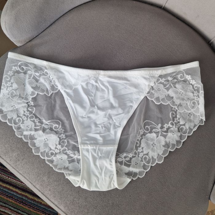 Женские кружевные трусы XL
