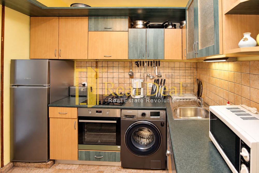 Дава се под наем Тристаен апартамент в София, Център - 140 кв.м за 1079 € - Снимка #10