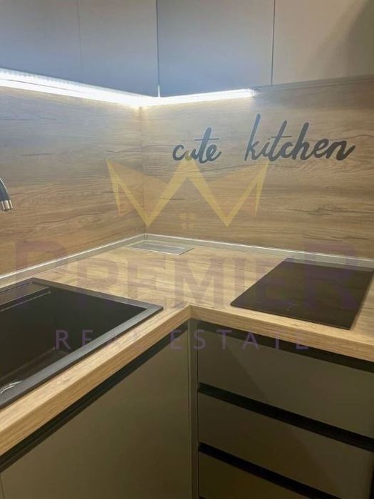 Продава се Тристаен апартамент в Бургас, Възраждане - 101 кв.м за 2575 €/кв.м - Снимка #2