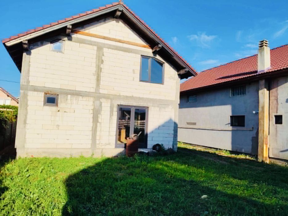CASA de vanzare!!