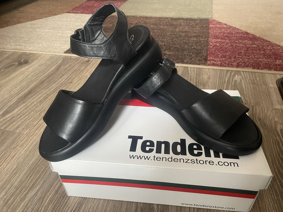 Дамски сандали от естествена кожа