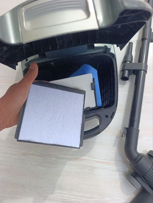 Sotiladi: Kuchli va ixcham changyutgich Midea MKZC400