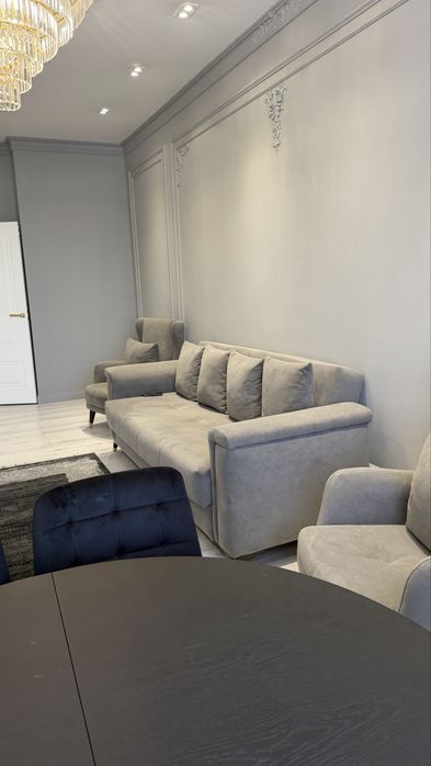 Тройка: диван и два кресла