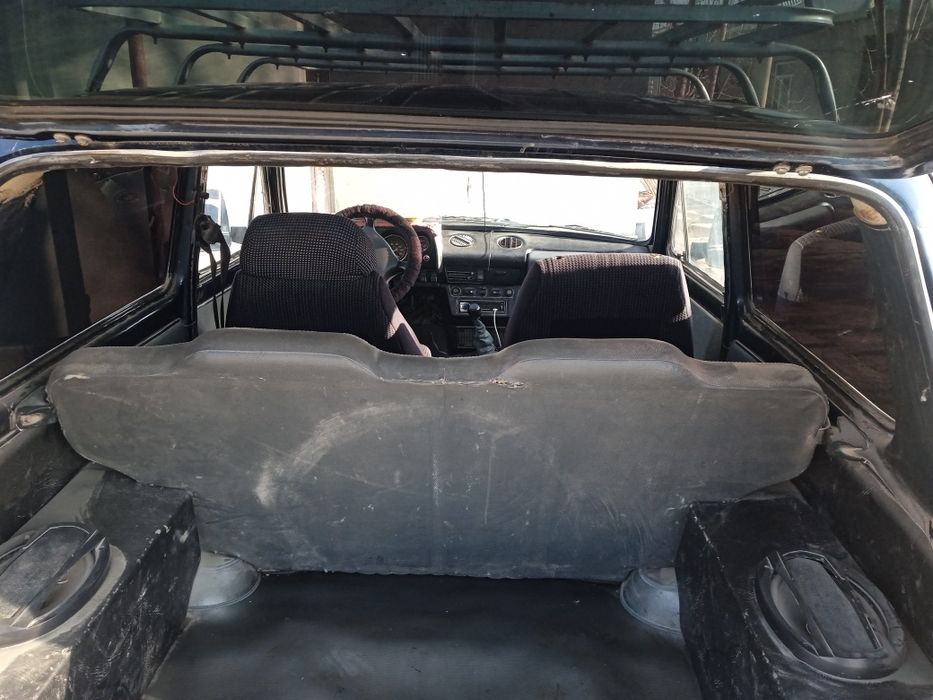 Нива 2121 сотилади