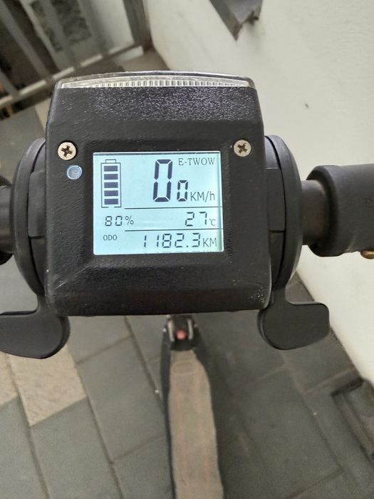 Vand trotineta electrica etwow viteza maxima 25km/h