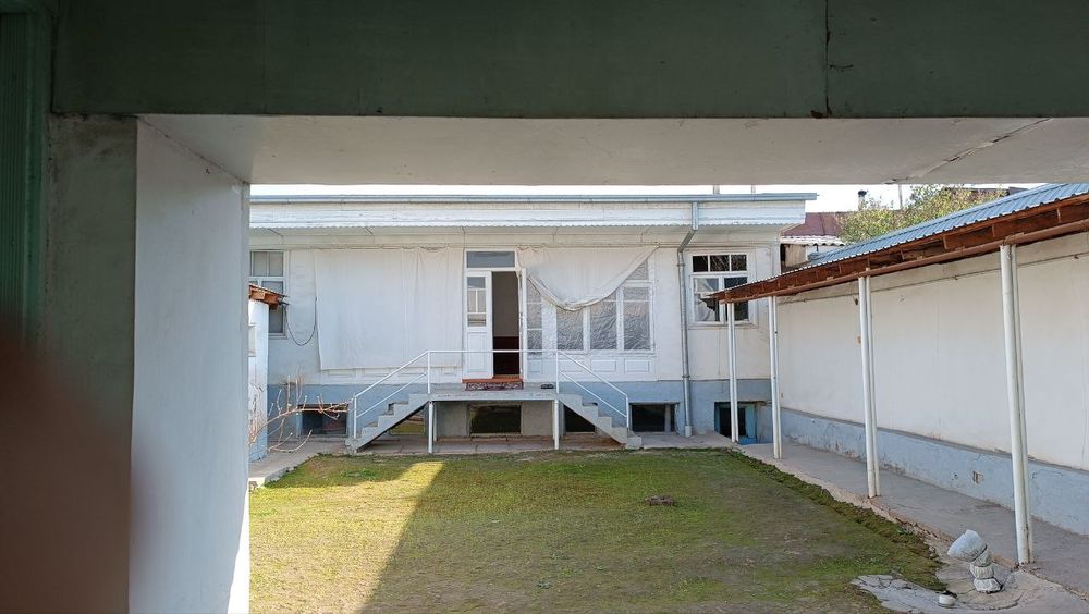 Уч тепа.  Беда пояда  Йул юзида уй сотилади