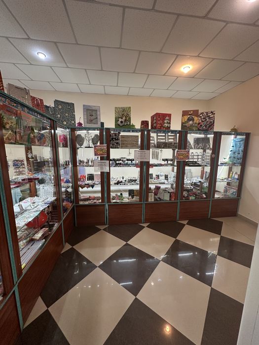 Продаются витрины