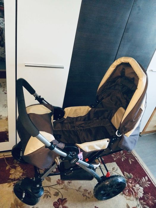 Se vinde carucior !!!!