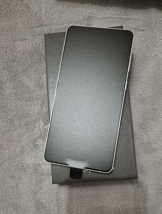 Продавам НОВ Samsung Galaxy S25 Edge 256GB