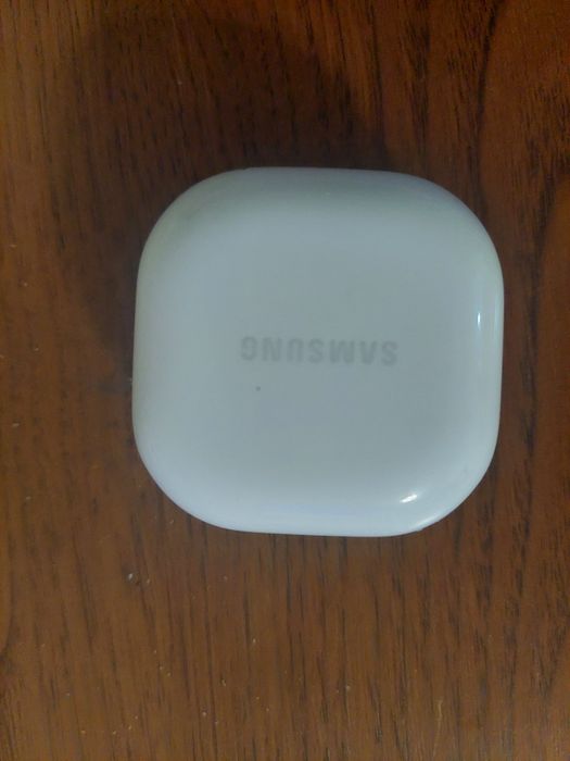 б/у samsung galaxy buds fe в хорошем состояний