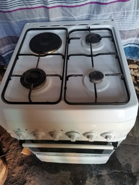Продам газовую плиту