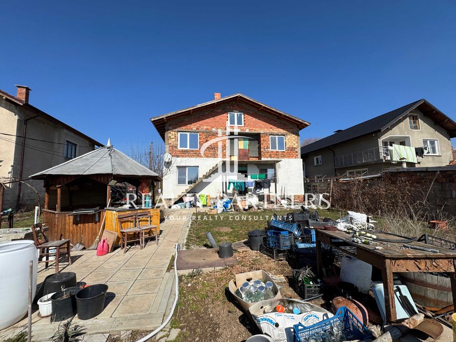 Продава къща – с. Ярджиловци, обл. Перник