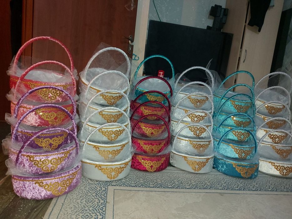 Тойбастар корзиналар бар