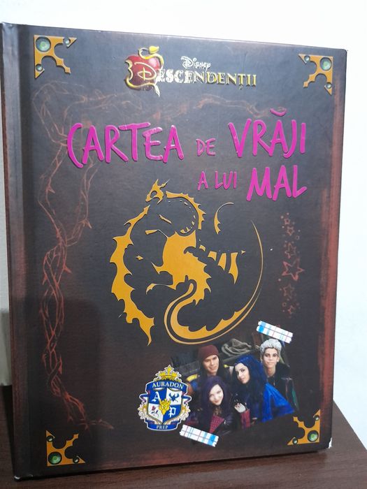 Set 3 cărți pentru primele lecturi ale micuțelor domnișoare.