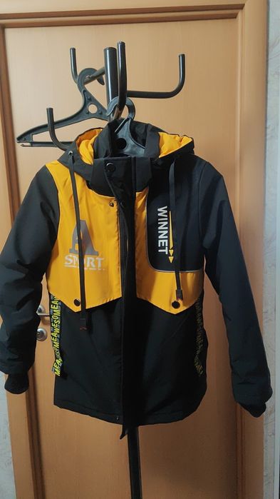 Куртка для мальчика около 8 лет