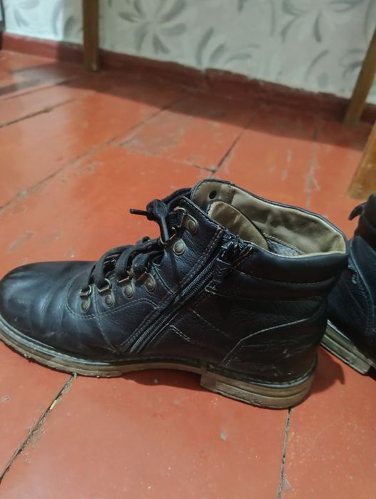 Продам ботинки кожни р41