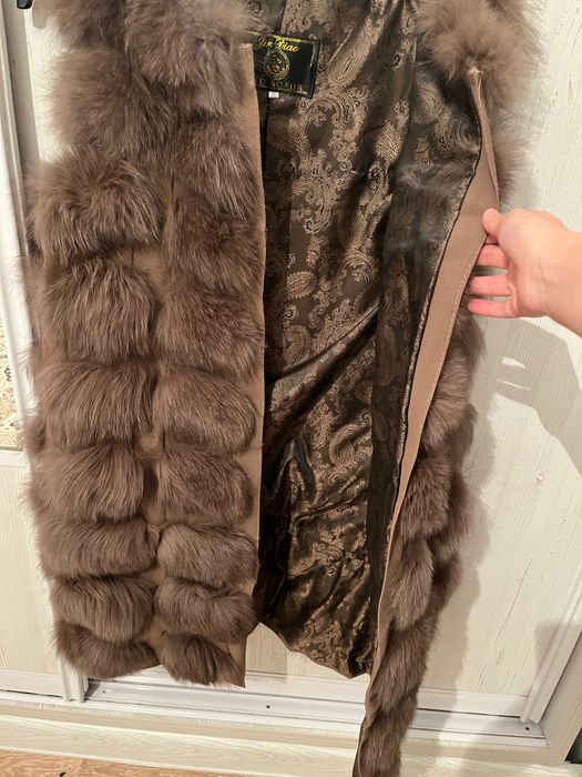 Продается меховая жилетка