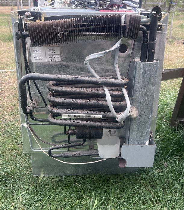 Frigider Rulota Dometic
