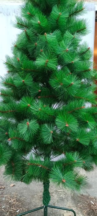 Новогодняя ёлка высокая