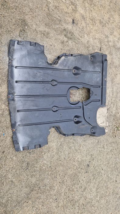 Scut motor Bmw E87 (2005-2010)