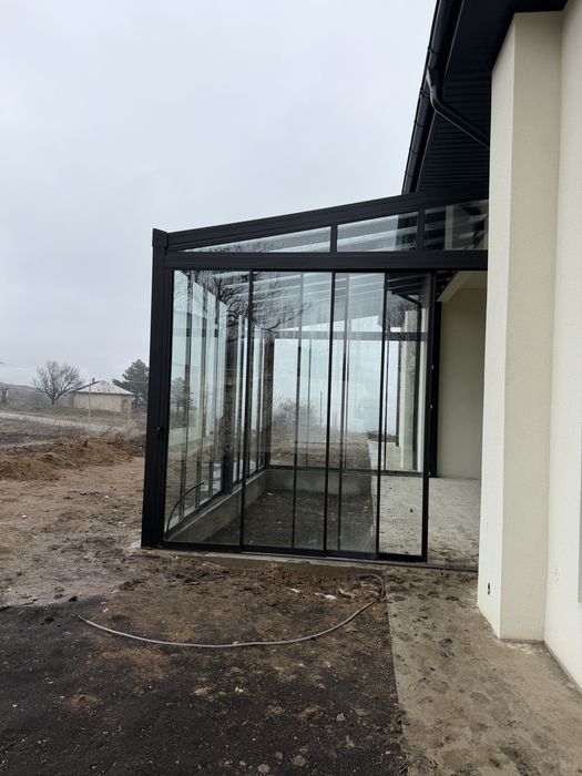 Pergola veranda si inchidere cu sticla securizata