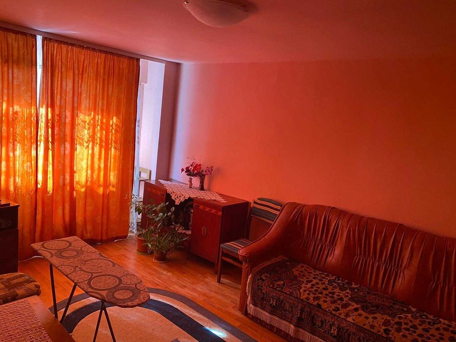 Vand apartament cu 3 camere decomandat