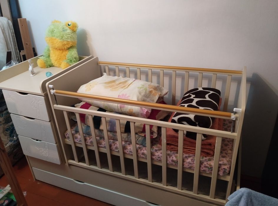 Продам кровать детскую