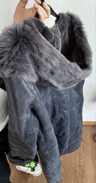haina cu blana interioara si la gluga noua