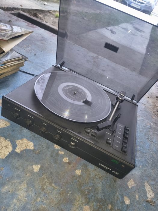 Pick up și discuri de vinil