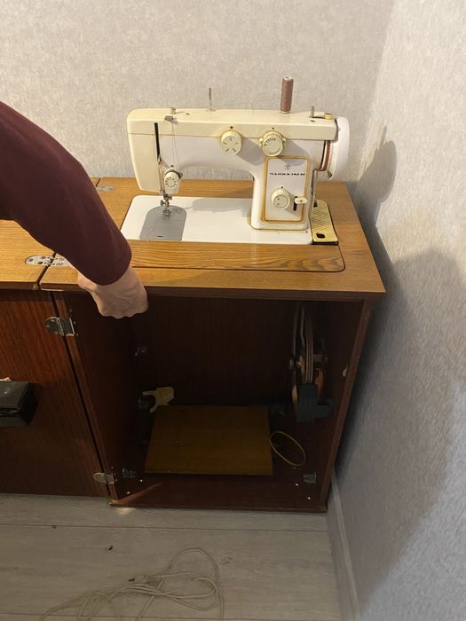 Швейная машина Чайка