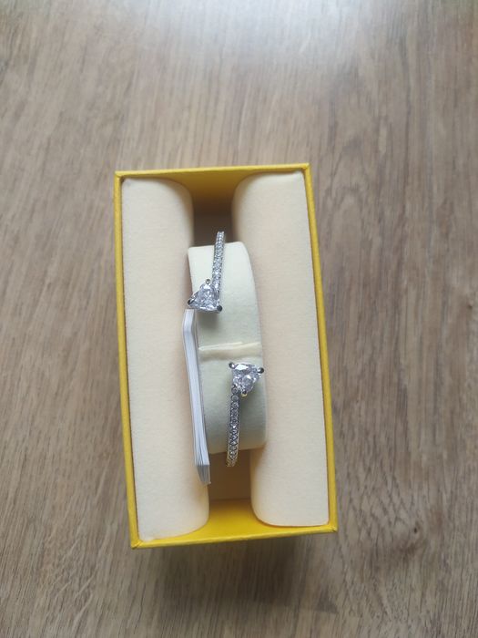 Оригинална гривна на Swarovski