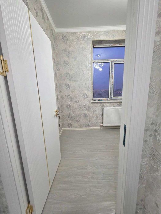 1 хона 2 хона килинган квартира сотилади 25-24 автобаза