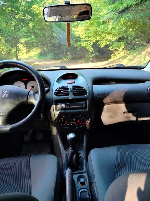 Лек автомобил Peugeot 206 SW - Само на 65000 км