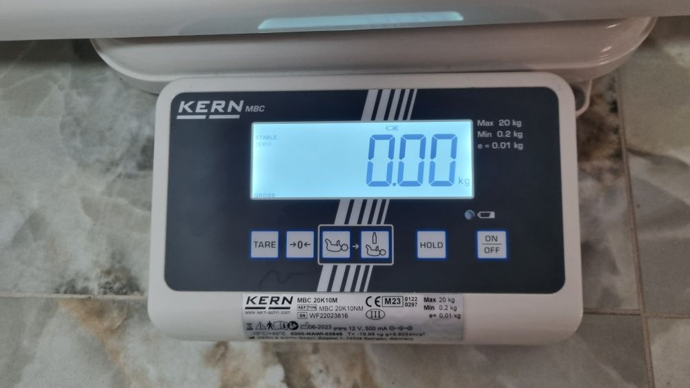 Cântar profesional bebeluși KERN MBC 20K10M – 20 kg, precizie 10 g