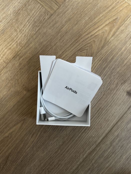 Apple AirPods 2 / carcasă de încărcare Lightning