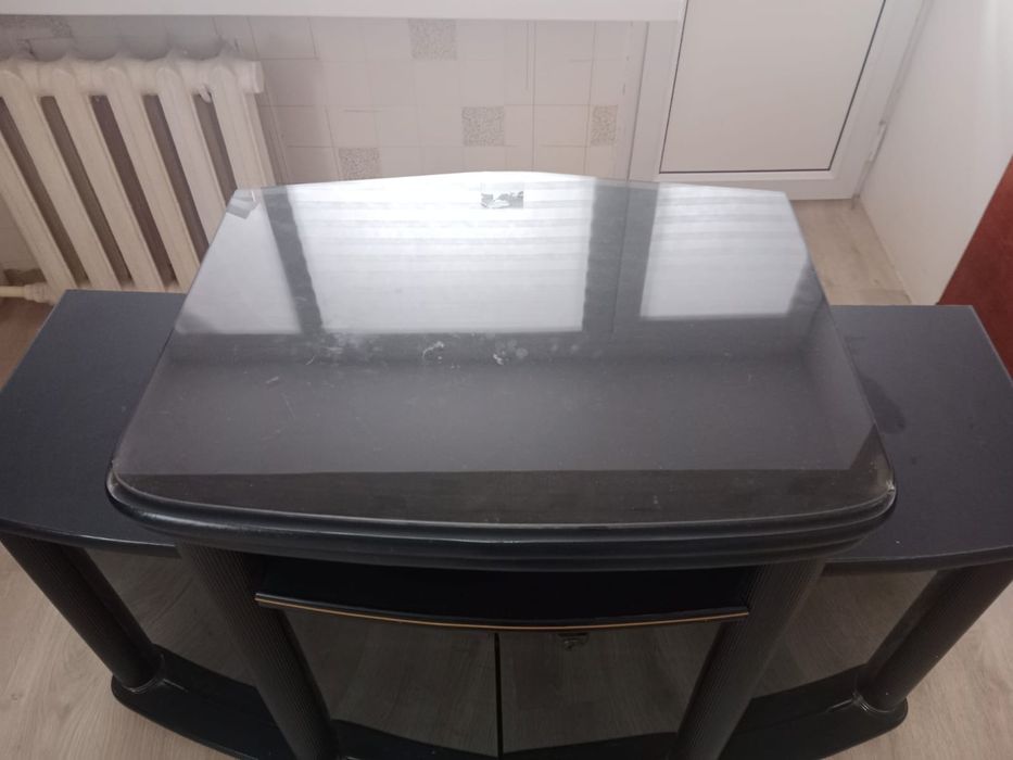 Продам тумбу под тв