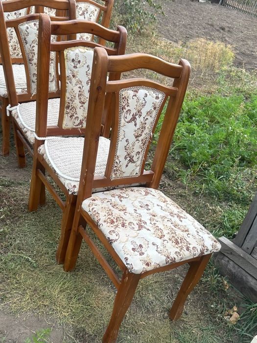 Стулья  в хорошом состояние