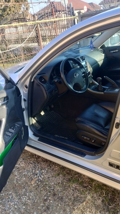 De vânzare Lexus is 220d