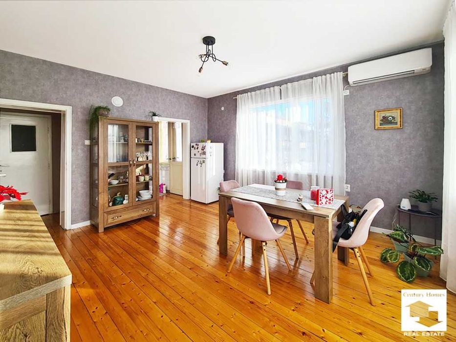 120392 Етаж от къща с гараж, двор и пристройка в гр. Горна Оряховица