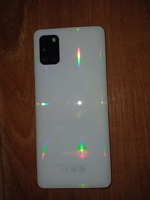 Продам срочно сотку модель самсунг а31