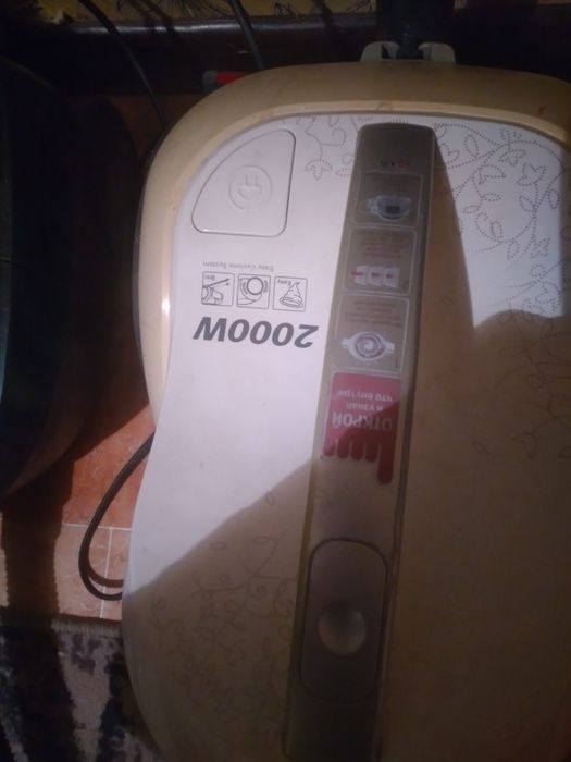 Пылесос марки Lg 2000ваттг,, мошный