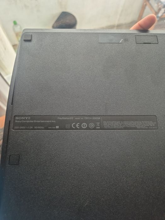 PlayStation 3 Slim 120 GB + 2 manete + 4 jocuri