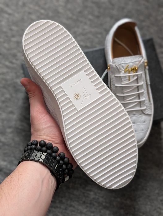 Giuseppe Zanotti 40