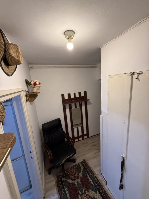 Vând apartamnet 2 camere in Petroșani situat pe St.Viitorul