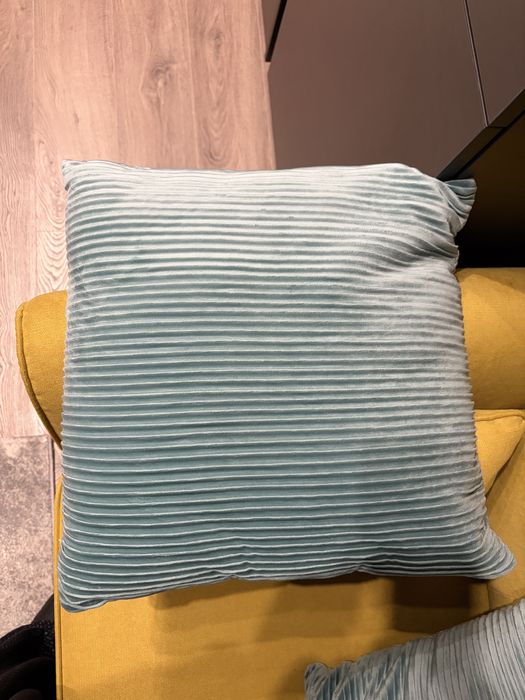 Set de perne decorative noi (2 din fiecare)