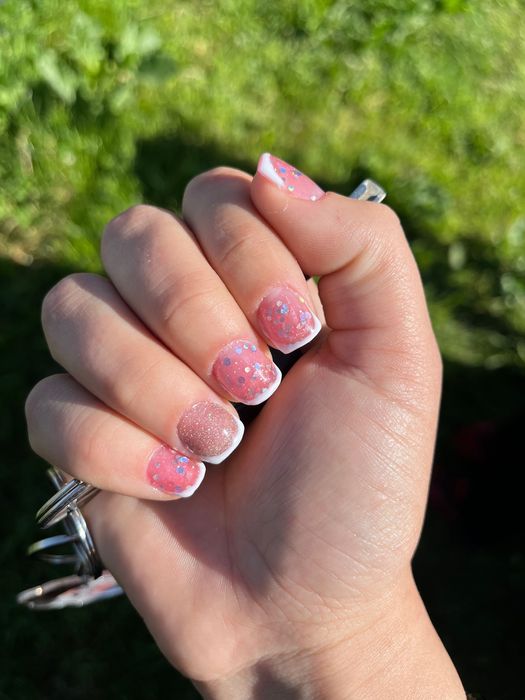 Unghii în gel și altele